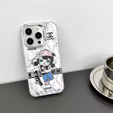 【シャネルルイヴィトン】ブランドブランドスマホケースiPhone 16 15 Pro可愛いアニメ シルバー 薄型亮面 菱形紋様，ハイブランド【シャネルルイヴィトン】携帯 ケースiPhone 16 15 Plusカップル  アニメ シルバー 薄型亮面 菱形紋様，【 chanel lv】ブランドiPhone 16 15  Pro Maxケース 可愛い カップル  アニメ シルバー  